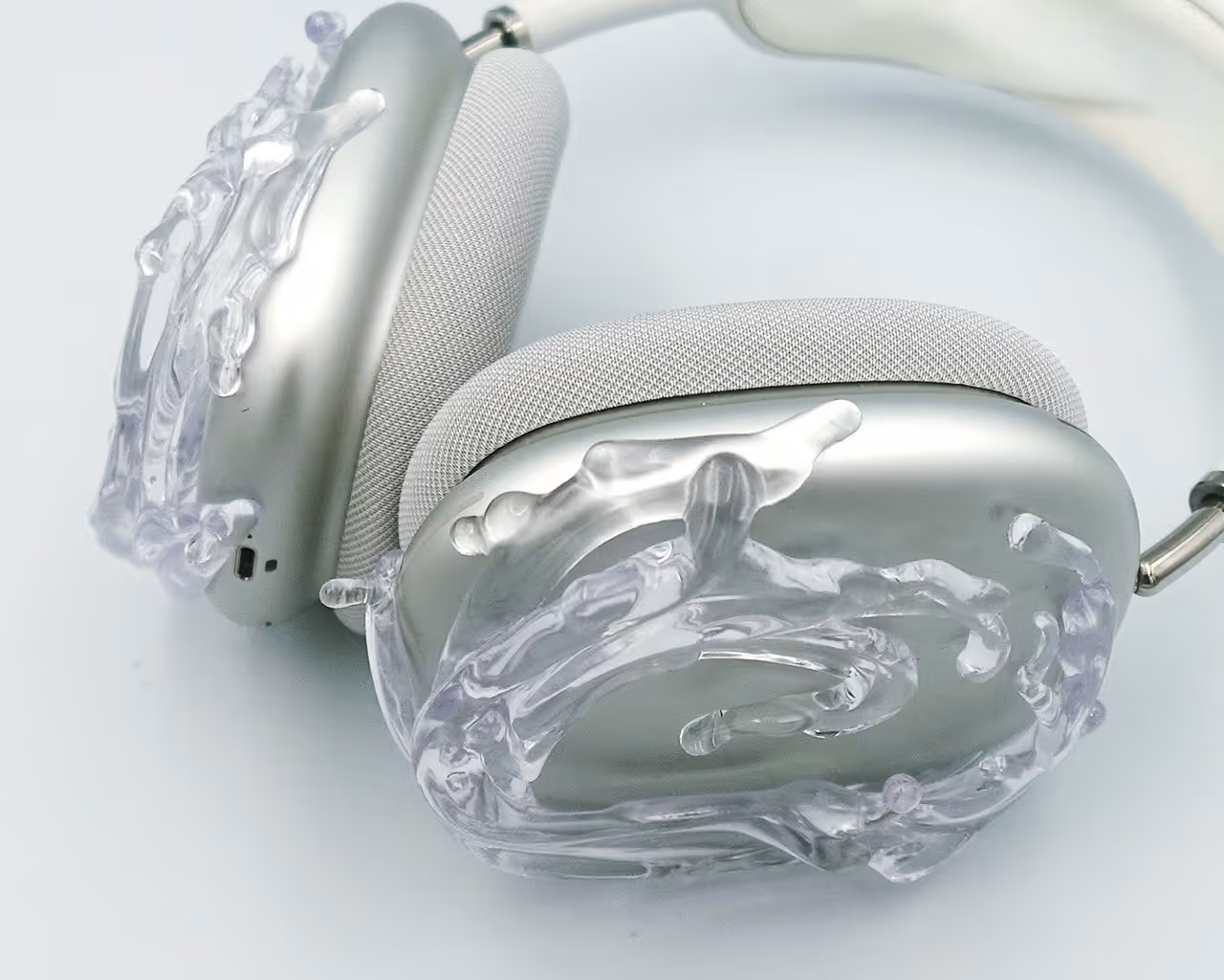 Unique 3D modeling design of a headphones accessory created with Womp